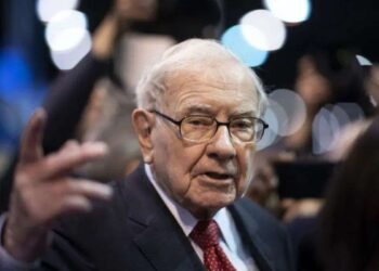 Warren Buffett is not going anywhere leaving Berkshire Hathaway, the company gave this big information