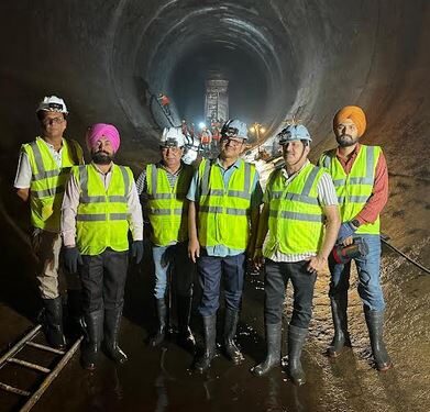 Water Resources Department officials visited Pong Dam area for irrigation water