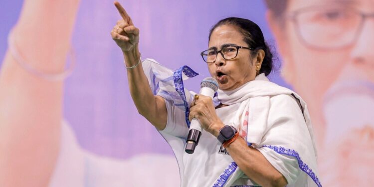 West Bengal CM Mamata Bnerjee | Murshidabad Violence | Mamata targeted BJP | Latest News in Hindi | Even if the government of anyone, Raj BJP! CM who conducts violence; What happened to Mamta's arrival at Murshidabad? News Track in Hindi