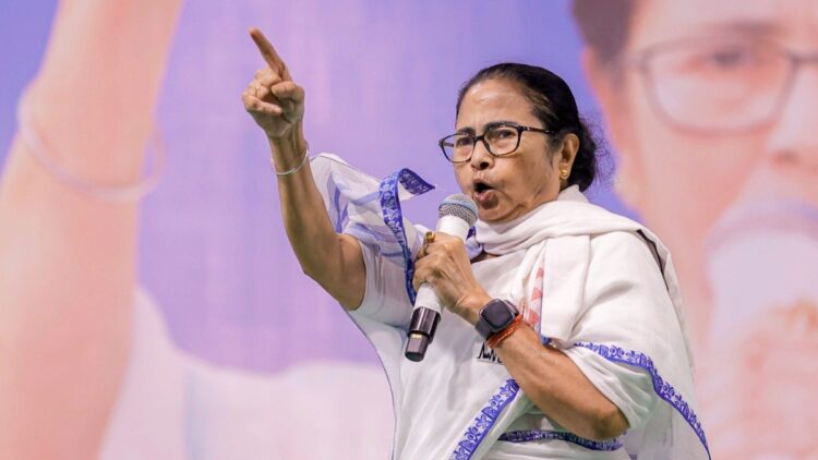 West Bengal CM Mamata Bnerjee | Murshidabad Violence | Mamata targeted BJP | Latest News in Hindi | Even if the government of anyone, Raj BJP! CM who conducts violence; What happened to Mamta's arrival at Murshidabad? News Track in Hindi