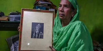 Who is Sultana Begum in Hindi? : Who is Sultana Begum? The Red Fort claimed ownership, the Supreme Court's petition was rejected, WHO is Sultana Begum? She Claimed Ownership of Red Fort, Supreme Court Dismissed The Petition