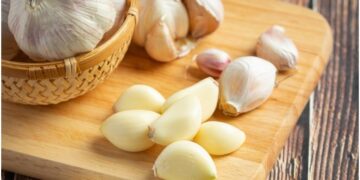 Why do you keep yellow, garlic starts to turn, know the right way to store it