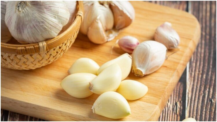 Why do you keep yellow, garlic starts to turn, know the right way to store it