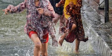 Why is it necessary to take a bath in the rain, meet 'Amrit' falling from the sky.