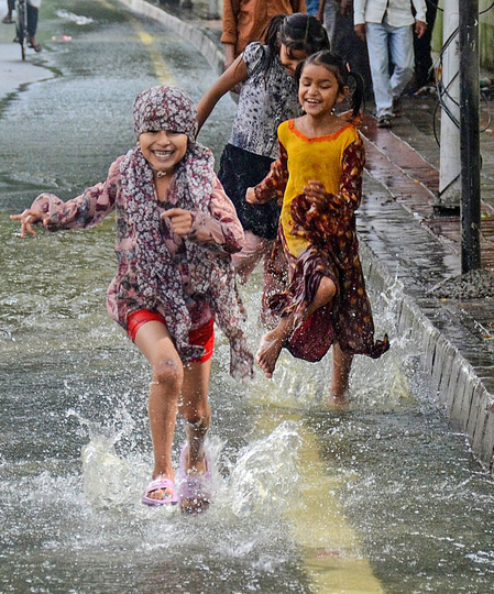 Why is it necessary to take a bath in the rain, meet 'Amrit' falling from the sky.