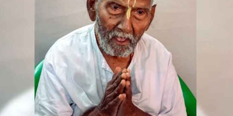 Yoga guru Swami Shivanand Saraswati passed away at the age of 128, Yogi Adityanath paid tribute