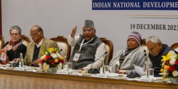 16 opposition parties wrote a letter to PM, appeal to call a special session of Parliament