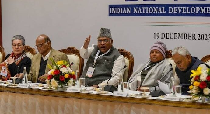 16 opposition parties wrote a letter to PM, appeal to call a special session of Parliament