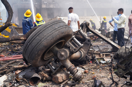 Poor fuel can also be due to Ahmedabad aircraft accident: Aviation Expert