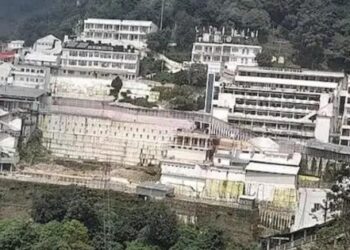 Vaishno Devi's new track disrupted due to heavy rains, route and helicopter service remained interrupted for the second day due to landslides