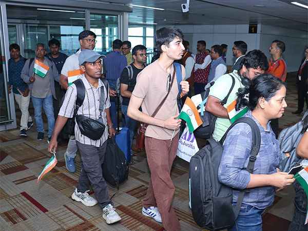 292 from Iran under Operation Sindhu and 161 Indian citizens from Israel reached Delhi