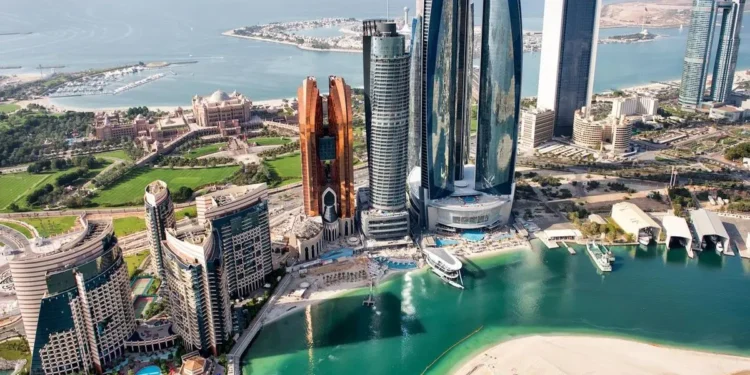 50 family of Kanpur trapped in Abu Dhabi and Dubai