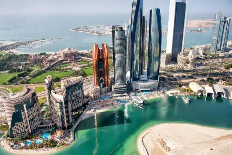 50 family of Kanpur trapped in Abu Dhabi and Dubai