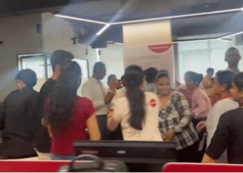विमान हादसे के कुछ दिनों बाद एयर इंडिया एसएटीएस के अधिकारियों की डीजे पार्टी पर बवाल, लोगों में आक्रोश