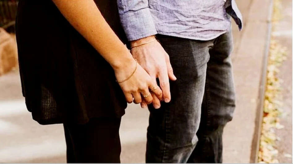 A wife caught in the trap of Facebook love hatched a conspiracy to kill a minor lover, court sentenced life imprisonment