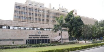 स्वास्थ्य सेवाओं और टेक्नोलॉजी के समन्वय के लिए एम्स और आईआईटी दिल्ली की साझेदारी