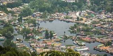 About 2 months after the terrorist attack, the tourist destination of Jammu and Kashmir, including Pahalgam, opened again