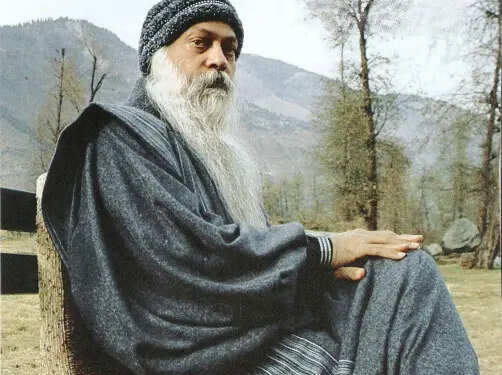 आखिर प्रेम कब बन जाता है मंदिर और कब काराग्रह ? इस वायरल वीडियो में ​​​​​​​ओशो से जानिए प्रेम की सच्ची परिभाषा