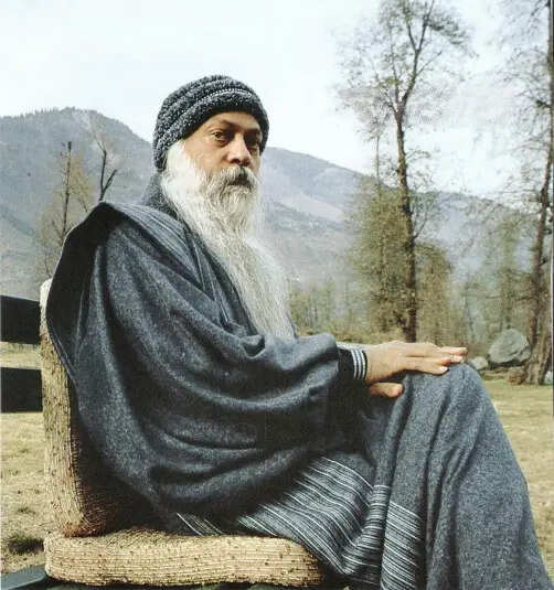 आखिर प्रेम कब बन जाता है मंदिर और कब काराग्रह ? इस वायरल वीडियो में ​​​​​​​ओशो से जानिए प्रेम की सच्ची परिभाषा