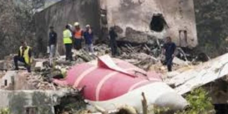 Ahmedabad Plane Crash: How Much Total Financial Help Will Be Given to the Families of that thats Killed in the Ahmedabad Plane Crash | Ahmedabad Plane Crash: How much financial help will be given to the families of those killed in the Ahmedabad plane crash? , News Track in Hindi