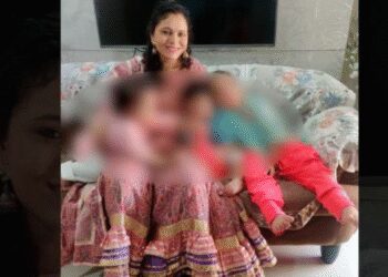 Ahmedabad Plane Crash Left With Dreams Going London Death Took Away Their Entry Family Mid-Way Taken The Last Selfie Befie Befie The Plane Crash | Ahmedabad Plane Crash: London's dreams had come out with the whole family, the whole family took the last selfie before the plane crash. News Track in Hindi