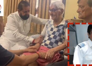Ahmedabad Plane Crash | Pilot Sumit Sabharwal | Unfullfilled Promise | Last Words of Pilot | Father's Grief | Aviation Tragedy | Sumit's Last Moments | Papa's promise was not fulfilled ... life is fulfilled! Sumit's last word, the last stop of life, old father's pain. News Track in Hindi