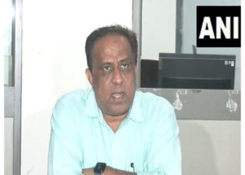 Ahmedabad aircraft accident: Ahmedabad Civil Hospital Superintendent gave information, said 211 DNA samples mail