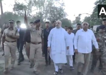 Ahmedabad aircraft crash: Amit Shah took stock of the accident site, the hospital reached to meet the injured