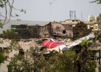 Ahmedabad plane crash: 220 dead were identified, 202 bodies were handed over to family members