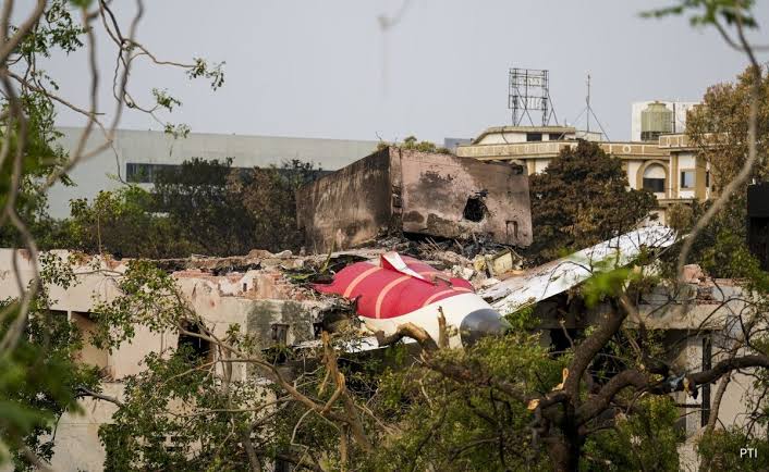 Ahmedabad plane crash: 220 dead were identified, 202 bodies were handed over to family members
