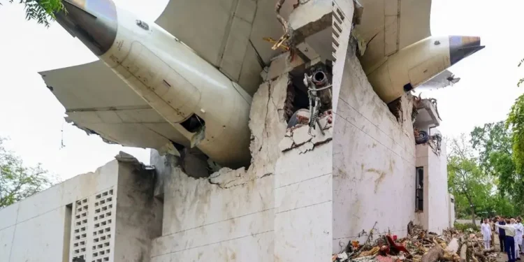 Ahmedabad plane crash, UAE Indian doctors will help the victims of the accident