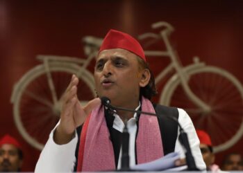 Akhilesh Yadav Attack on Yogi Government in Lucknow Said Fraud Going on in Gorakhpur | UP Politics | Lucknow latest news | BJP corridor scam uttar pradesh | , SP President Akhilesh Yadav lashed out at Yogi government, 'Gorakhdhandha going on in Gorakhpur', told BJP anti-reservation. News Track in Hindi