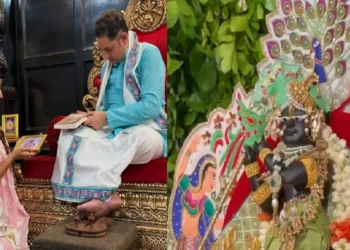 Akshara Singh in the Kunj streets of Vrindavan, Radha Raman ji with narrator Pundarik Goswami
