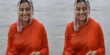 Akshara Singh is taking a dip in the Ganges in Haridwar, the actress shared the video with her sister