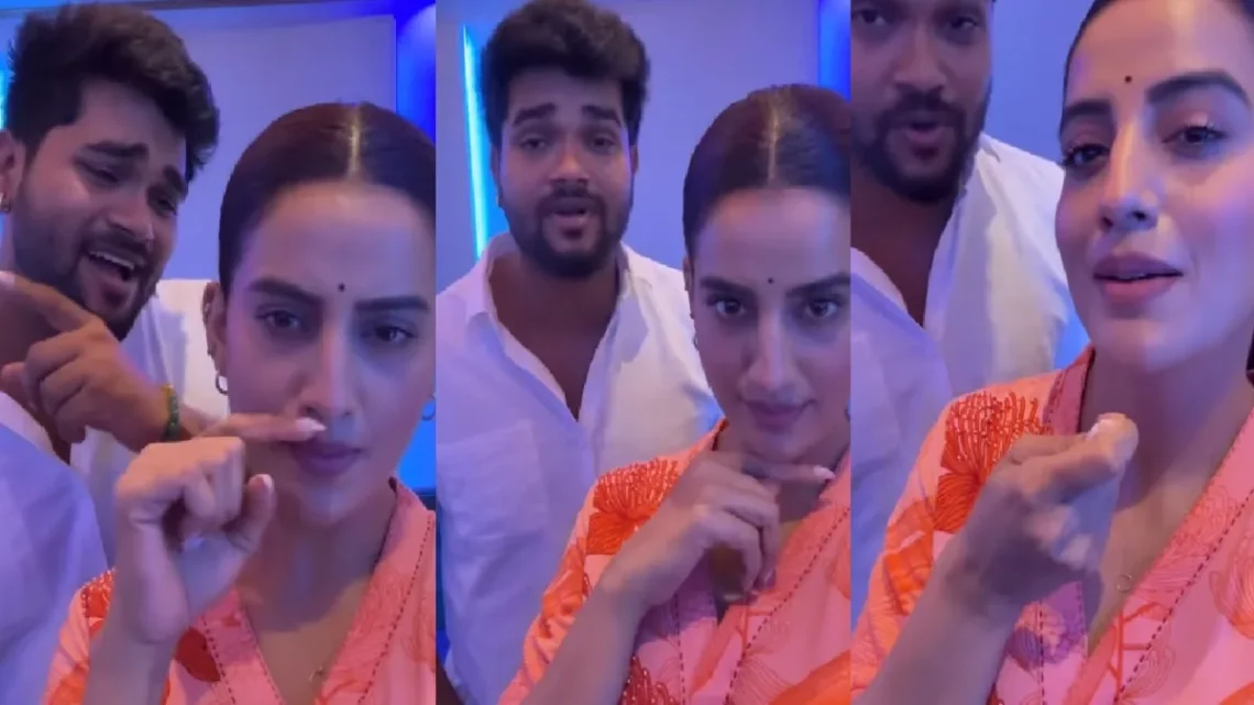 Akshara Singh promoted "Thakurine" in her style, heart will come on this reel of actress
