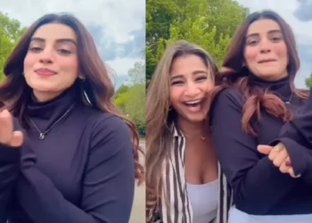 Akshara Singh was seen vibrating with friends on the empty road, the heart of fans slipped on the beauty of the actress