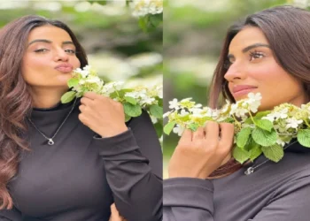 Akshara Singh won the heart of fans by placing flowers in his hair, flower Kumari
