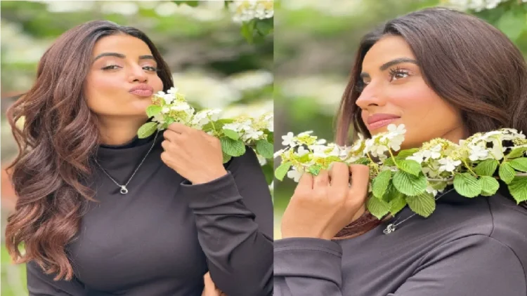 Akshara Singh won the heart of fans by placing flowers in his hair, flower Kumari