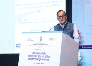 वैकल्पिक डेटा स्रोत और अग्रणी तकनीकें