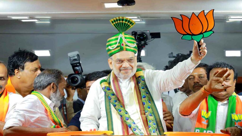 Amit Shah Tamil Nadu Visit, Amit Shah Meenakshi Temple, BJP vs DMK Tamil Nadu, Amit Shah Attacks Stalin, Amit Shah Political Speech, BJP Tamil Nadu Strategy, DMK CORROPTTION ALLEGATIONS, TAMIL NADU NADU NADU NADU NADU NADU NADU NADU NADU Strategy 2026, BJP AIADMK Alliance, Amit Shah Tamil Nadu Rally, Amit Shah Sankalp Yatra, Amit Shah Madurai Visit, BJP South India Politics, Amit Shah Hindu Temple Visit, Amit Shah vs Mk Stalin, BJP Boot Levelin Campaign, NDA in Tamil Nadu, Amit Shah Modi Model, Modi vs Stalin Model, BJP Outreach Tamil Nadu, Amit Shah Women Empowerment Speech Speech, BJP Tamil Nadu Ground Campaign, BJP South StraTEGY 2025, Meenakshi Amman Temple Politics, Amit Shah Tamil Nadu News, BJP Tamil Nadu 2026 Plan, AIDMK BJP Alliance News, DMK Under Pressure, Amit Shah Temple Politics, Amit Shah South Mission, Amit Shah South Mission, BJP Hindutva in Tamil Nadu, BJP Corruption-Free Governance, BJP Targeting Southern States, South India Election Strategy BJP | Amit Shah's fire in Tamil Nadu! Stalin said a tremendous attack on the government, gave a direct challenge. News Track in Hindi