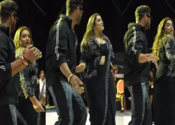 Amrapali Dubey and Khesari Lal Yadav set fire on stage with their dances, this video of actress going viral