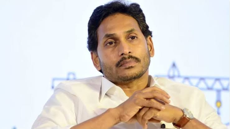 Andhra Pradesh: One killed by death after Jagan Mohan Reddy's car, former CM was made in the case