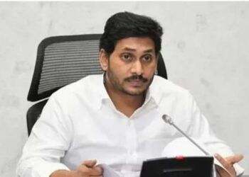 Andhra pradesh ex CM Jagan Mohan Reddy Fir Over Death on Convoy | Jagan Mohan Reddy: FIR lodged on former CM Jagan Reddy, car was offered on the person, death | News Track in Hindi