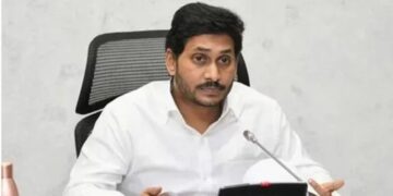Andhra pradesh ex CM Jagan Mohan Reddy Fir Over Death on Convoy | Jagan Mohan Reddy: FIR lodged on former CM Jagan Reddy, car was offered on the person, death | News Track in Hindi