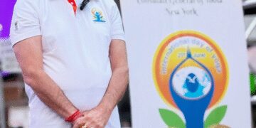 Anupam Kher celebrated Yoga Day in New York, said- 'Representing India is a matter of pride'