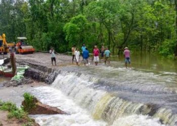 Assam: Eight people died due to flood and landslide in the last 24 hours