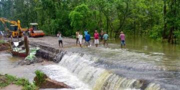 Assam: Eight people died due to flood and landslide in the last 24 hours