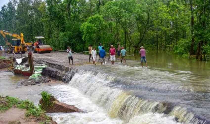 Assam: Eight people died due to flood and landslide in the last 24 hours