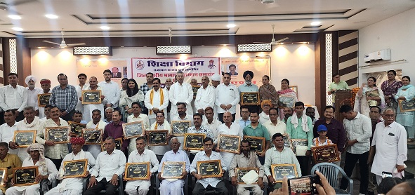 Bhamashahs and donors honored at district level function