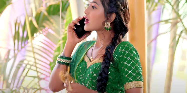 Bhojpuri Song: Diya Mukherjee और Karishma Kakkar की जोड़ी में बसा सच्चा इश्क़ 'प्यार करिला'